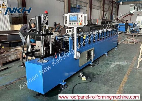 U Section Roll Forming Machine ストッド・トラック・チャネル・ロール・フォーミング・機器 メタル・ビルディング